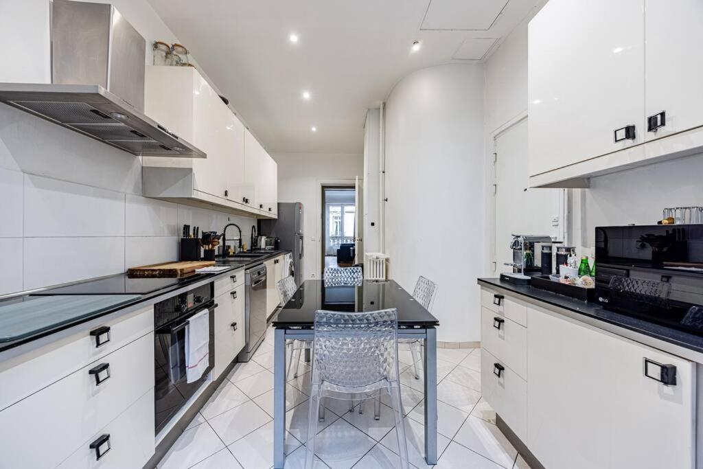 Apartment Amazing Apartment#4bedrooms#paris 16#victor Hugo Paris